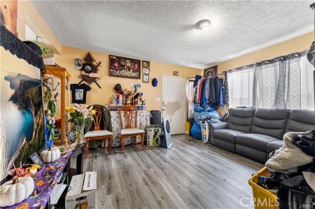 Detail Gallery Image 20 of 26 For 243 E 68th St, Los Angeles,  CA 90003 - – Beds | – Baths