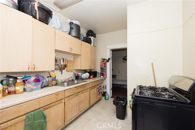 Image 8 of 19 For 694 Burlington Avenue