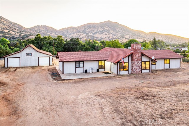 Detail Gallery Image 2 of 29 For 7167 Live Oak Dr, Sanger,  CA 93657 - 3 Beds | 2 Baths