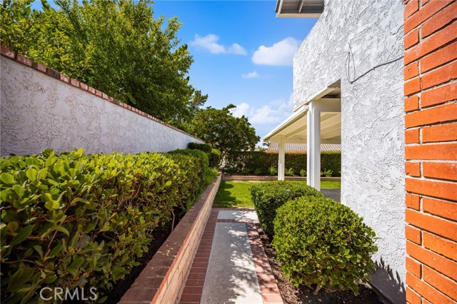719 S Goldfinch Way, Anaheim Hills CA: https://media.crmls.org/medias/7399e48f-5403-4e04-8b9d-67ba3472bfae.jpg