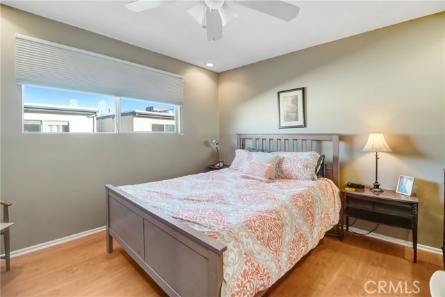 Detail Gallery Image 13 of 23 For 18550 Hatteras #4,  Tarzana,  CA 91356 - 2 Beds | 2/1 Baths