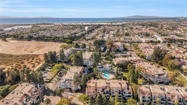 5101 Tortuga Drive, Huntington Beach CA: https://media.crmls.org/medias/739b501d-6df4-46e4-b80e-c9e3137db72b.jpg