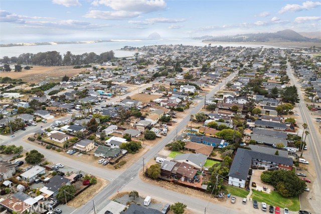 1892 8th Street, Los Osos CA: https://media.crmls.org/medias/739b9693-b9c5-41e2-a407-187d0c73ec34.jpg