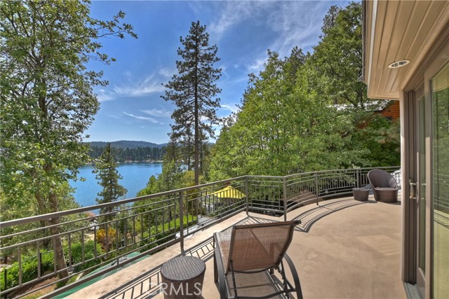 Detail Gallery Image 46 of 63 For 28175 North Shore Rd, Lake Arrowhead,  CA 92352 - 5 Beds | 5/1 Baths