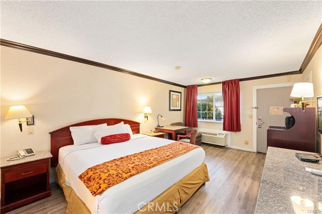 Image 24 of 43 For 2156 Colorado Boulevard