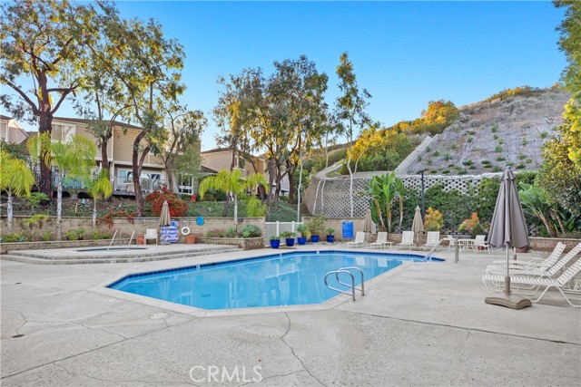212 Santa Rosa Court, Laguna Beach CA: https://media.crmls.org/medias/739c402b-088e-4d4c-acda-fbd7342bc42d.jpg
