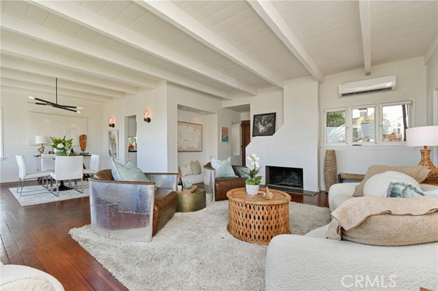 Detail Gallery Image 8 of 40 For 8383 Wyndham Rd, Los Angeles,  CA 90046 - 3 Beds | 2/1 Baths
