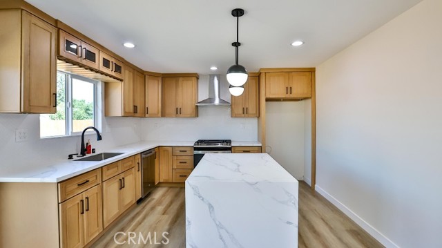 Detail Gallery Image 8 of 28 For 247 S Date St, Anaheim,  CA 92805 - 4 Beds | 2 Baths