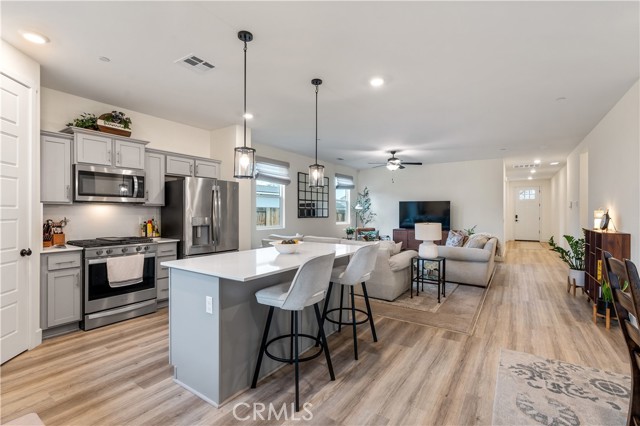 Detail Gallery Image 7 of 32 For 6009 Marconi Ave, Bakersfield,  CA 93313 - 4 Beds | 3 Baths