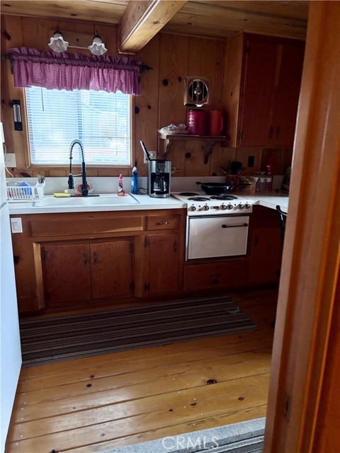 Detail Gallery Image 6 of 9 For 1825 Thrush, Wrightwood,  CA 92397 - 2 Beds | 1 Baths