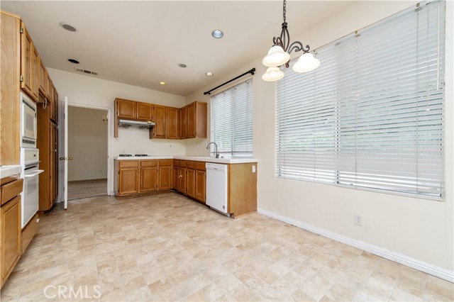 Detail Gallery Image 10 of 37 For 2461 via La Mesa, Chino Hills,  CA 91709 - 4 Beds | 2/1 Baths