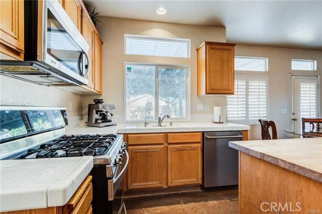 8961 Newcastle Avenue, Hesperia CA: https://media.crmls.org/medias/739db287-04ab-4a37-a5b2-480b57d6f9b7.jpg