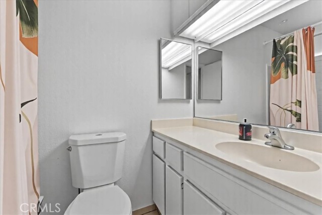 3636 Oak Creek Drive, Ontario CA: https://media.crmls.org/medias/739e3283-4ff8-4b2c-b293-a568bab51ec9.jpg