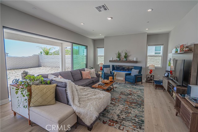27871 Screenplay Place, Valencia CA: https://media.crmls.org/medias/739e43a8-e1a2-4204-a247-eb55bdf9ca2e.jpg