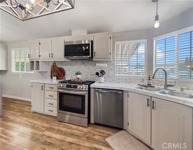 Detail Gallery Image 6 of 30 For 4901 Green River Rd #239,  Corona,  CA 92880 - 4 Beds | 2 Baths