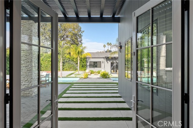 Detail Gallery Image 40 of 56 For 20511 Wells Dr, Woodland Hills,  CA 91364 - 6 Beds | 6/1 Baths