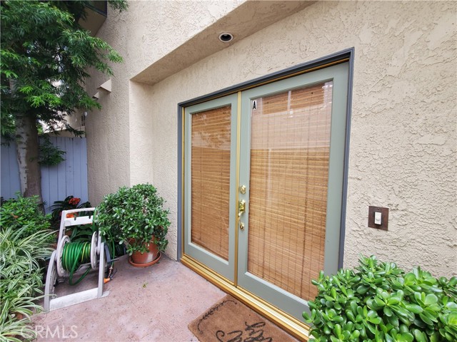 Detail Gallery Image 6 of 41 For 117 S Prospect Ave #a, Redondo Beach,  CA 90277 - 4 Beds | 2/1 Baths