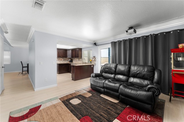 6264 N Beechwood Avenue, San Bernardino CA: https://media.crmls.org/medias/739ffdc8-3cda-46ee-a534-c86a84f91c6e.jpg