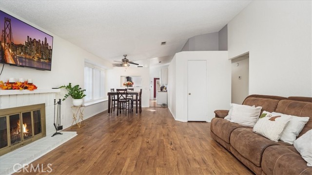 Detail Gallery Image 3 of 13 For 11043 Sultan St, Moreno Valley,  CA 92557 - 3 Beds | 2 Baths