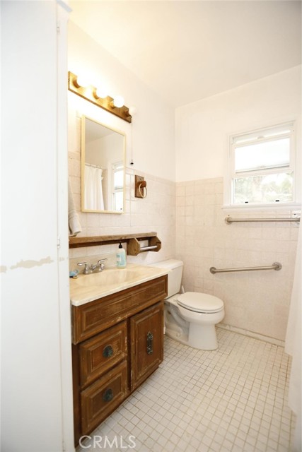 Detail Gallery Image 14 of 27 For 1656 W Gardena Bld, Gardena,  CA 90247 - 4 Beds | 2 Baths