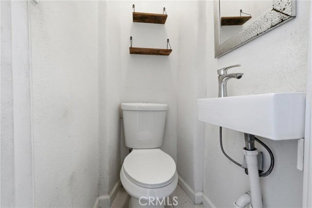 Detail Gallery Image 19 of 54 For 6530 Denver, Los Angeles,  CA 90044 - – Beds | – Baths