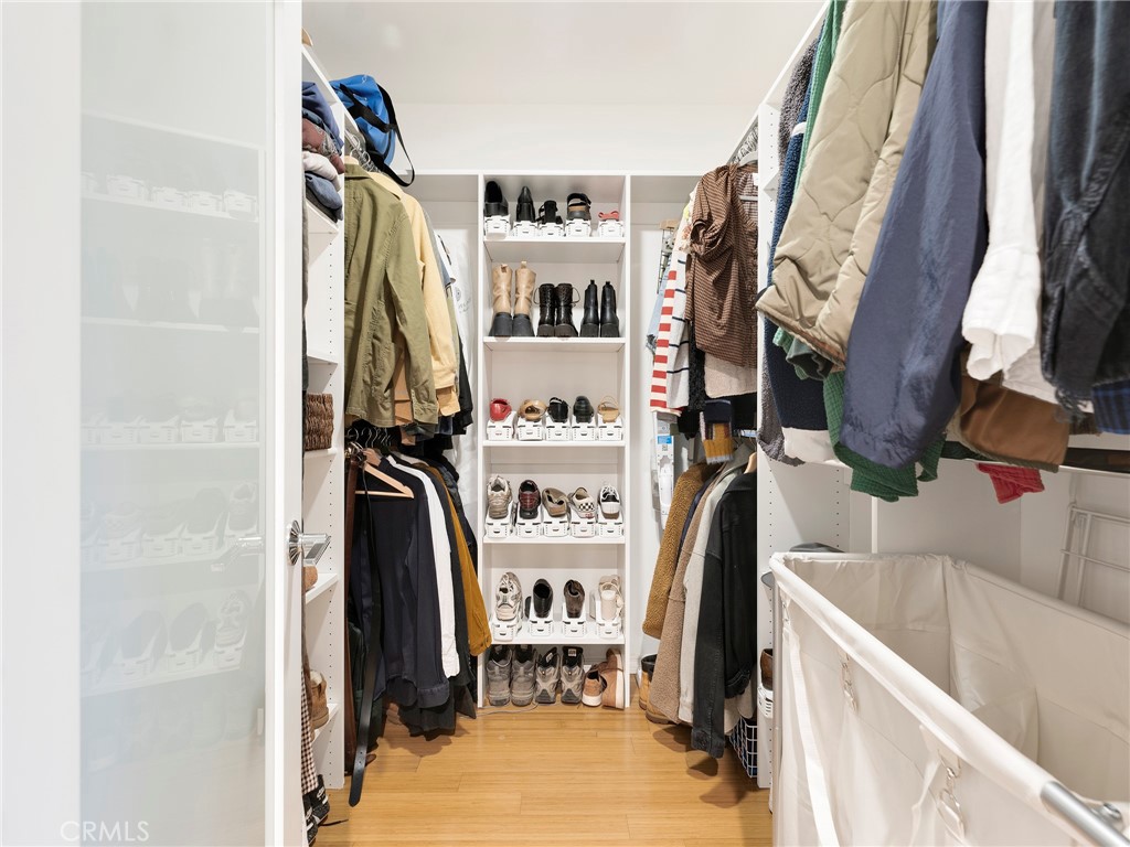 https://media.crmls.org/medias/73a21b51-352b-4394-ab8e-d7a542ff7adb.jpg?preset=X-Large