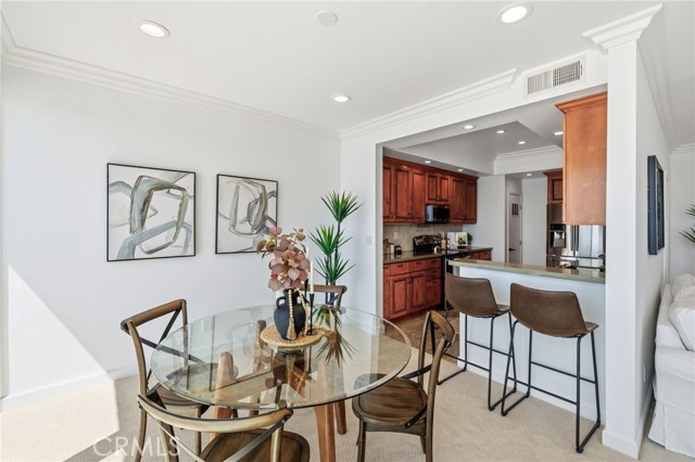 727 Esplanade, Redondo Beach, California 90277, 2 Bedrooms Bedrooms, 0 ,2 BathroomsBathrooms,Residential,For Sale,Esplanade,0,SB26097055