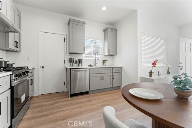 Detail Gallery Image 2 of 14 For 13158 Cedar St, Westminster,  CA 92683 - 2 Beds | 2 Baths