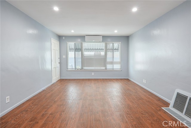 Detail Gallery Image 3 of 20 For 5334 Cleon #1,  North Hollywood,  CA 91601 - 2 Beds | 1 Baths