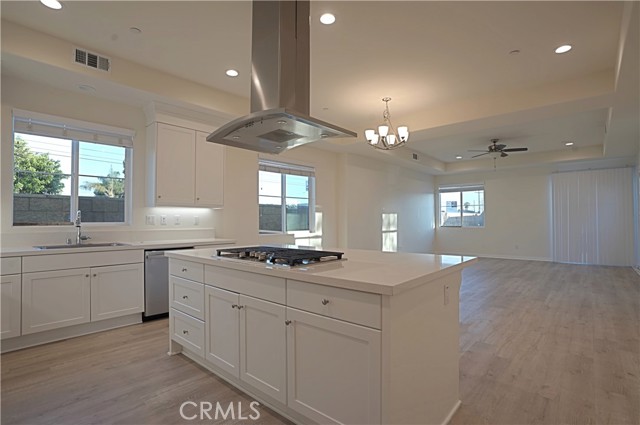 Detail Gallery Image 7 of 32 For 22331 S Normandie Ave, Torrance,  CA 90501 - 5 Beds | 4 Baths