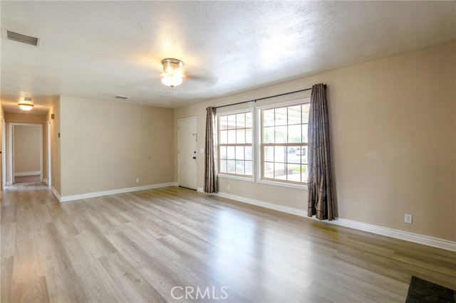 2857 S Desert Forest Avenue, Ontario CA: https://media.crmls.org/medias/73a42926-d7ee-4afa-8350-dbe457fcd7f0.jpg