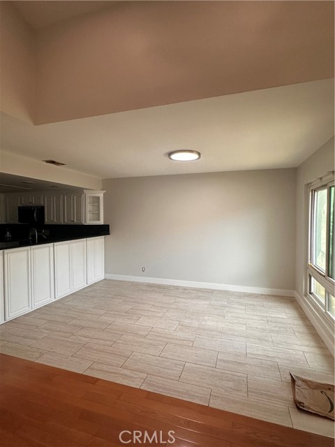 Detail Gallery Image 5 of 17 For 16635 Bloomfield Ave #12,  Cerritos,  CA 90703 - 3 Beds | 2 Baths