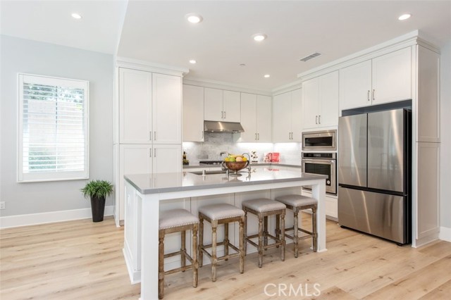 Detail Gallery Image 6 of 18 For 114 Vigna, Irvine,  CA 92602 - 4 Beds | 3/1 Baths
