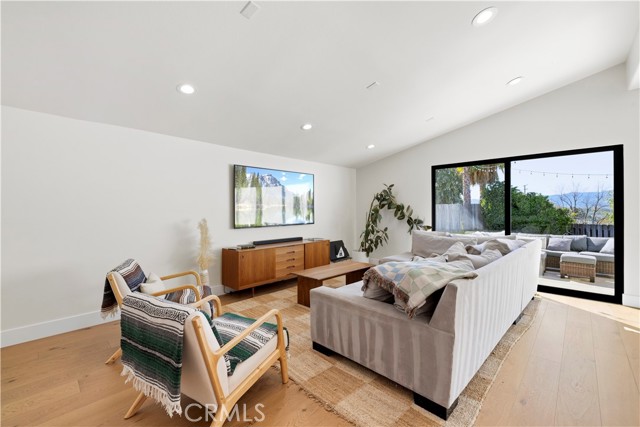 Detail Gallery Image 10 of 73 For 22510 Decoro Dr, Saugus,  CA 91350 - 4 Beds | 3 Baths