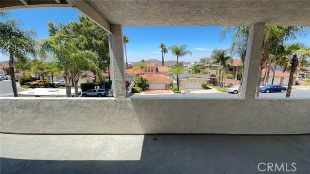 22547 Cascade, Canyon Lake CA: https://media.crmls.org/medias/73a5fa16-2420-45f4-b725-3ff1776d136e.jpg