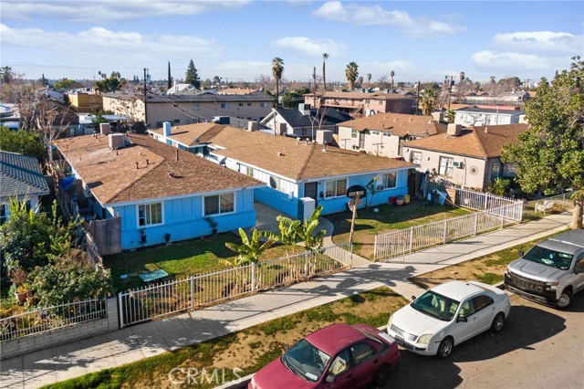 1307 1311 Oregon Street, Bakersfield CA: https://media.crmls.org/medias/73a65d5d-9803-45ba-84f8-59670a1a4f54.jpg