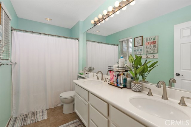 431 Redwing Drive, Corona CA: https://media.crmls.org/medias/73a69099-7cc4-45af-9af2-7a23723a1b84.jpg