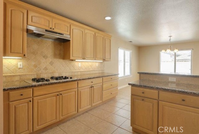 Detail Gallery Image 8 of 23 For 19904 Talihina Rd, Apple Valley,  CA 92307 - 3 Beds | 2/1 Baths