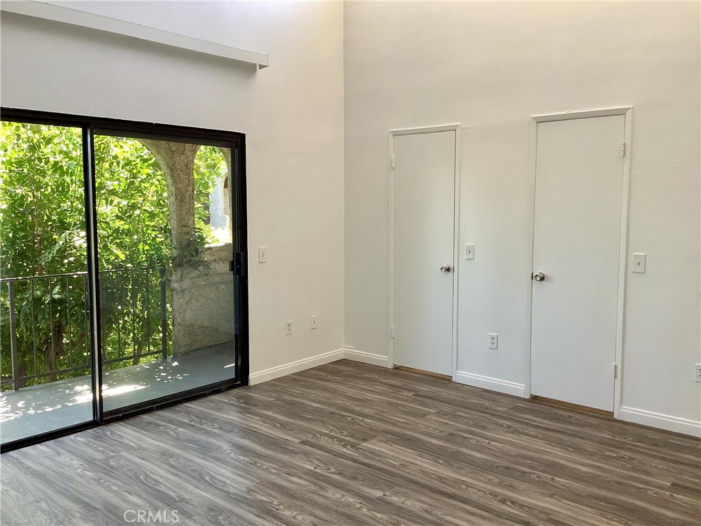 https://media.crmls.org/medias/73a6f238-15be-4d4f-9c40-3bca0d828493.jpg?preset=X-Large