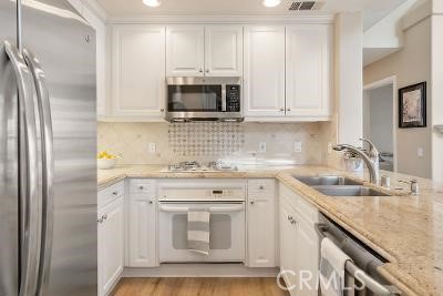 17 Auvergne, Newport Coast CA: https://media.crmls.org/medias/73a7b5f5-cd8f-4d01-b453-5935930934b4.jpg