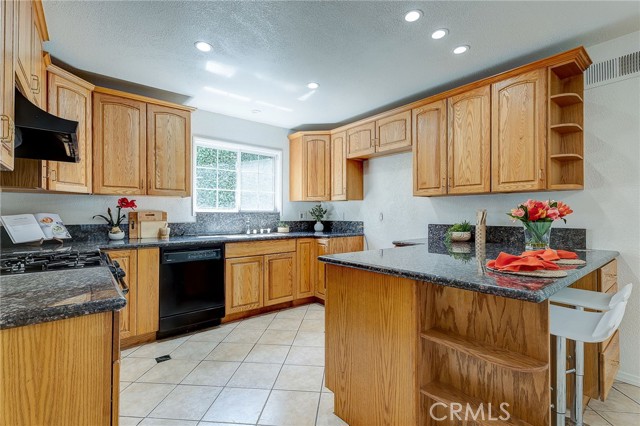 Detail Gallery Image 14 of 30 For 26134 Roymor Dr, Calabasas,  CA 91302 - 4 Beds | 3 Baths