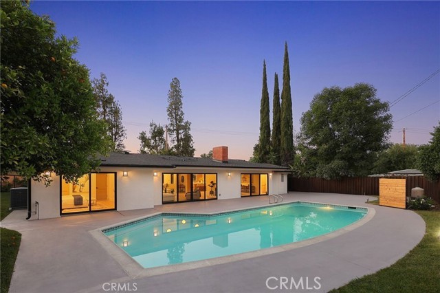 23616 Mariano Street, Woodland Hills CA: https://media.crmls.org/medias/73a83476-35c0-421e-ab92-008978d6c8c3.jpg