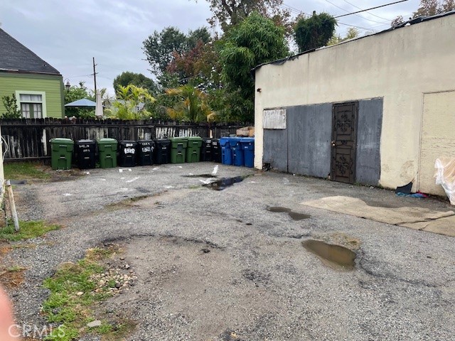 Detail Gallery Image 3 of 4 For 1320 W 25th St, Los Angeles,  CA 90007 - – Beds | – Baths