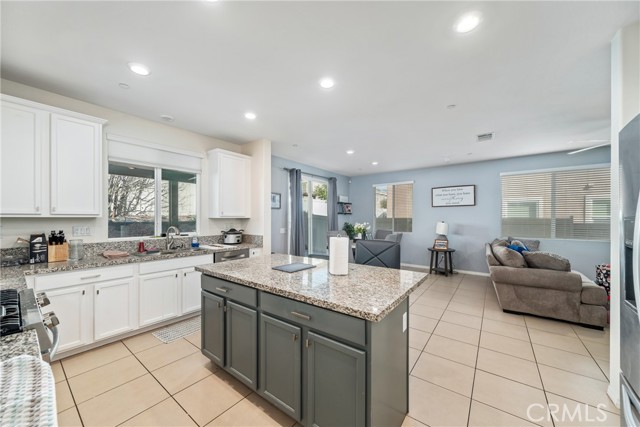 Detail Gallery Image 14 of 46 For 3681 Bilberry, San Bernardino,  CA 92407 - 4 Beds | 3 Baths