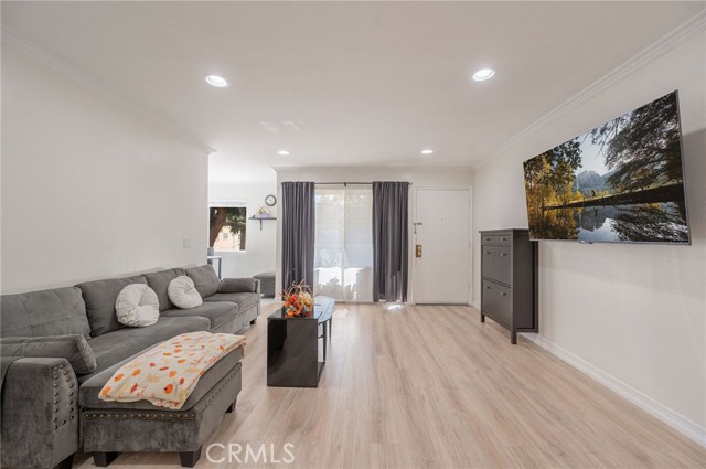 Detail Gallery Image 5 of 54 For 121 Sinclair Ave #207,  Glendale,  CA 91206 - 2 Beds | 2 Baths