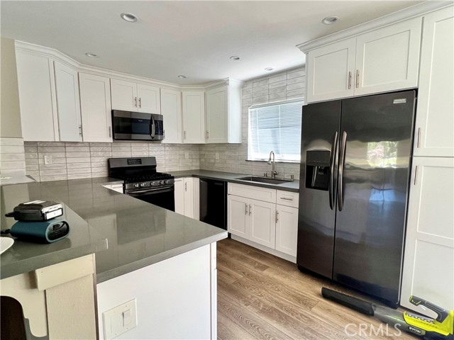 Detail Gallery Image 17 of 29 For 21730 Marylee St #27,  Woodland Hills,  CA 91367 - 3 Beds | 2/1 Baths