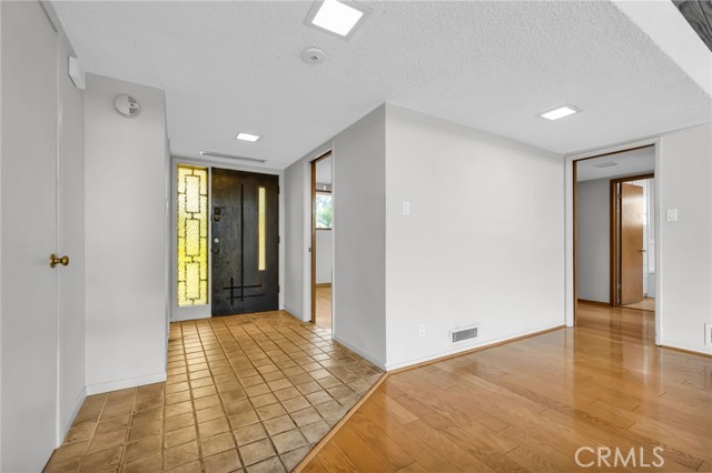 5723 West 74th Street, Los Angeles CA: https://media.crmls.org/medias/73aa7e6c-4c50-4e93-98ff-090a9f0caeba.jpg