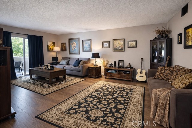 Detail Gallery Image 2 of 7 For 13080 Dronfield #80,  Sylmar,  CA 91342 - 2 Beds | 1 Baths