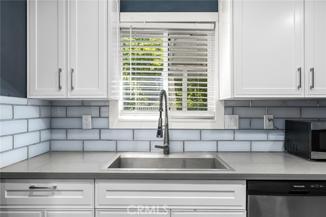 Detail Gallery Image 4 of 61 For 1131 Stewart Ave, Chico,  CA 95926 - 4 Beds | 2 Baths