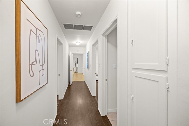 Detail Gallery Image 18 of 49 For 5052 Newcastle, Encino,  CA 91316 - 3 Beds | 2 Baths